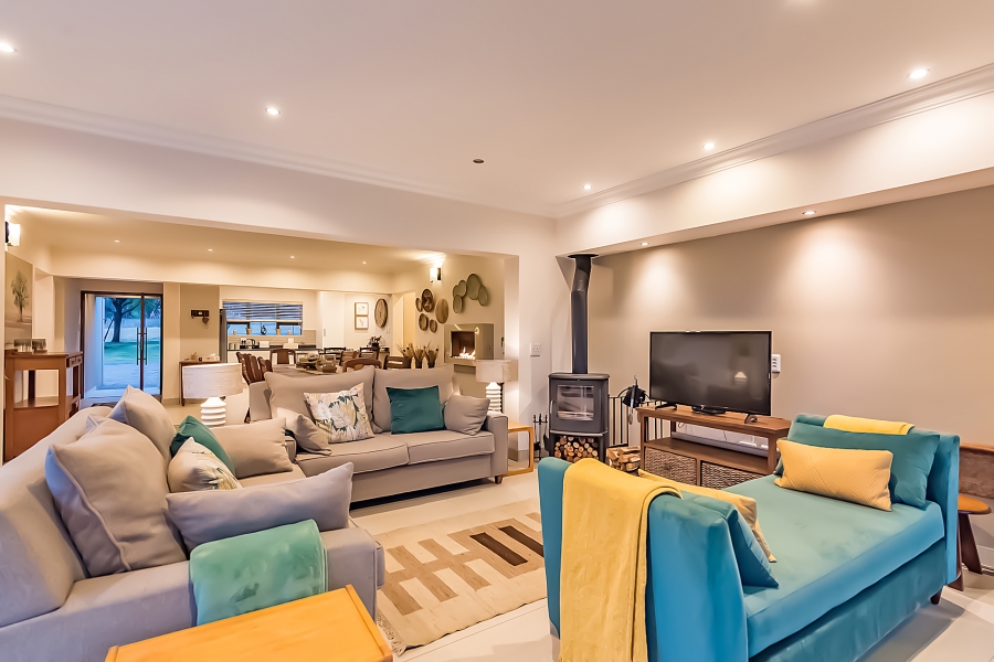 5 Bedroom Property for Sale in Club Milos Estate Free State